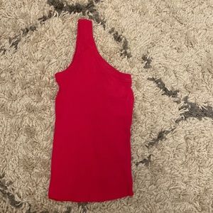 One shoulder top